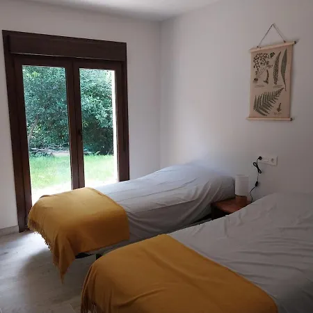 Holiday home Tabara, A Orillas Del Rio *