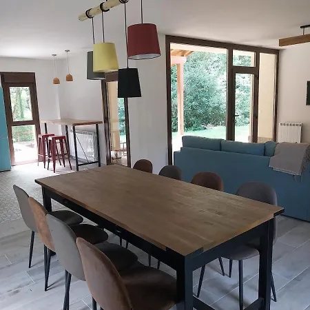 Holiday home Tabara, A Orillas Del Rio *